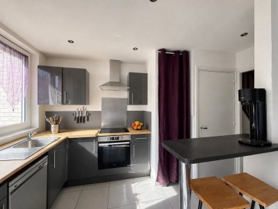 MAISON A LOUER - LAMBERSART - 73.88 m2 - 1 000 € charges comprises par mois