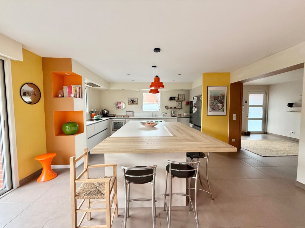 MAISON - ENGLOS - 237 m2 - 626�000�&euro;