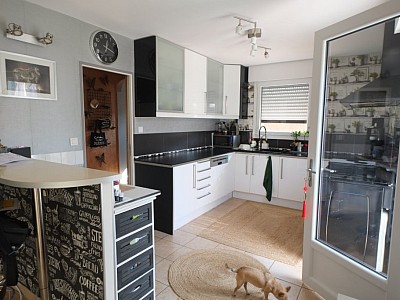 MAISON - MERIGNIES - 135 m2 - 399000€