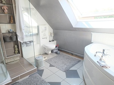 MAISON - MERIGNIES - 135 m2 - 399000€