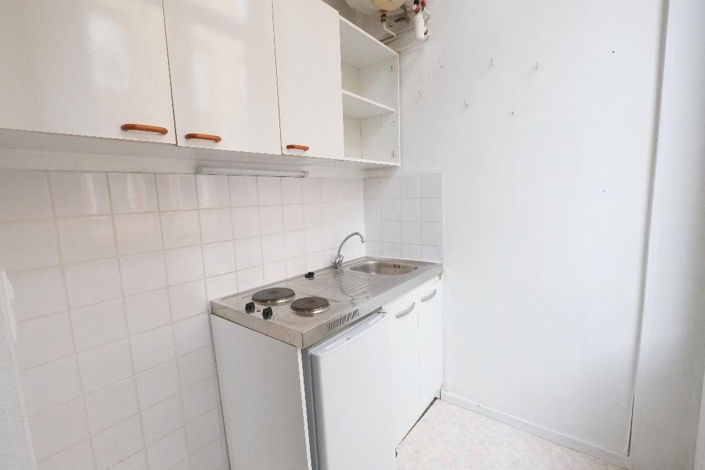 STUDIO - LILLE REPUBLIQUE - 23.48 m2 - LOUÉ