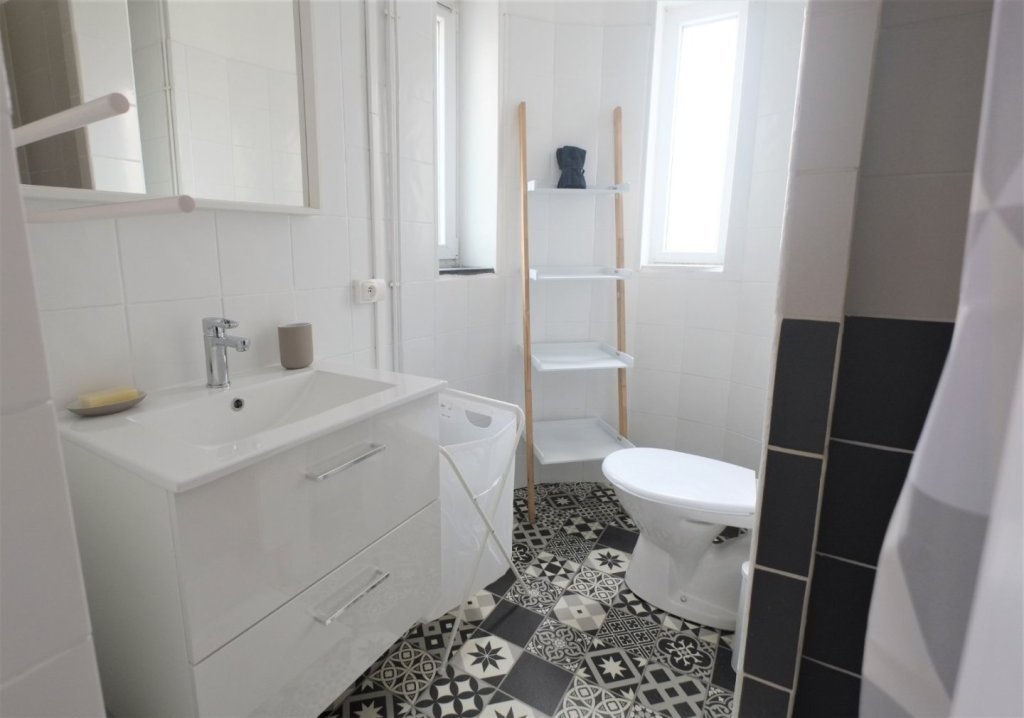 STUDIO - LILLE WAZEMMES - 17.78 m2 - LOUÉ