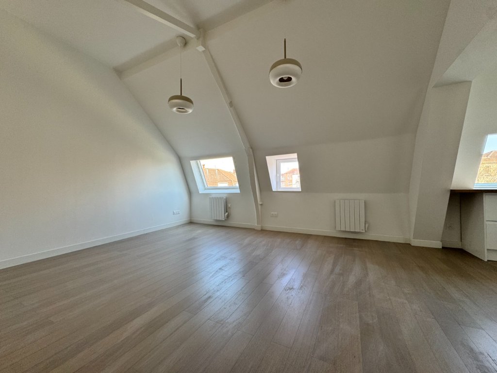 STUDIO - LILLE GAMBETTA - 29 m2 - 142�000�&euro;