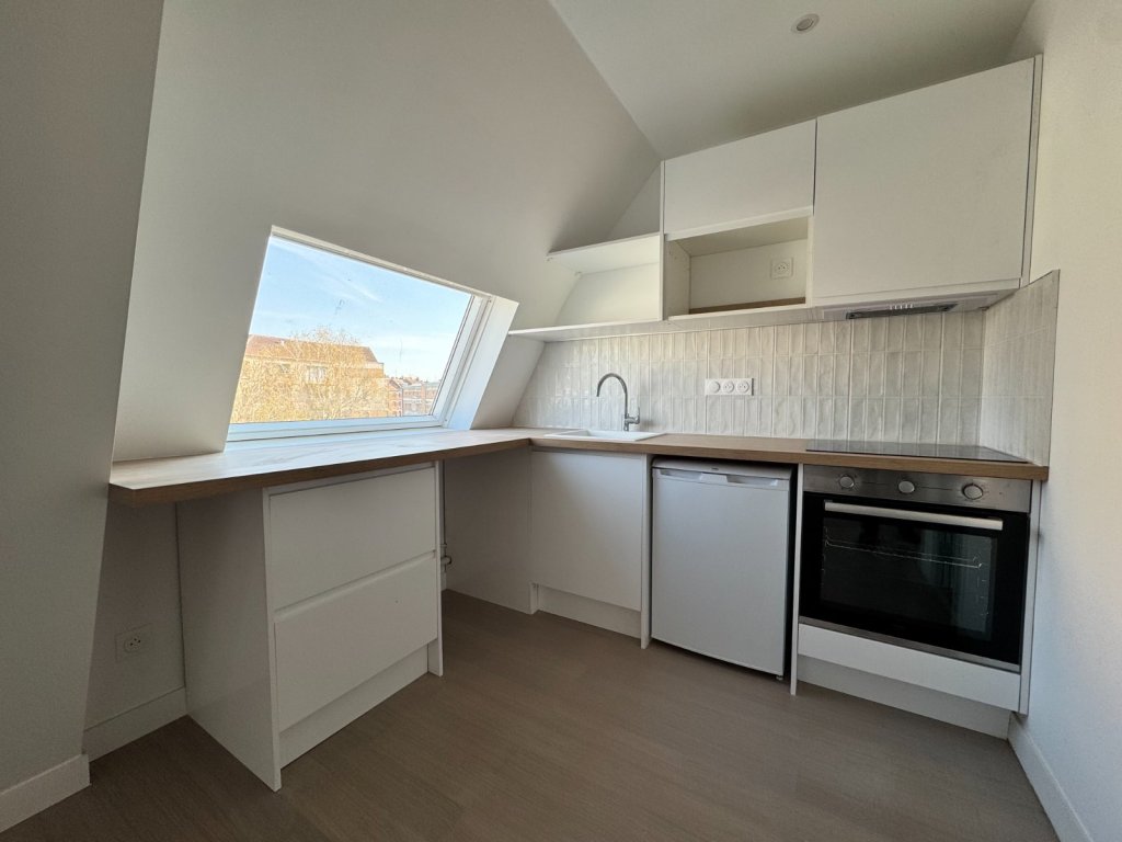 STUDIO - LILLE GAMBETTA - 29 m2 - 142�000�&euro;