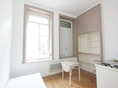 APPARTEMENT T1 - LILLE VAUBAN - 13.22 m2 - LOUÉ