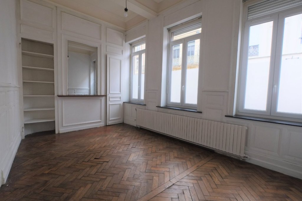 APPARTEMENT T2 - LILLE CENTRE - 52.13 m2 - LOUÉ