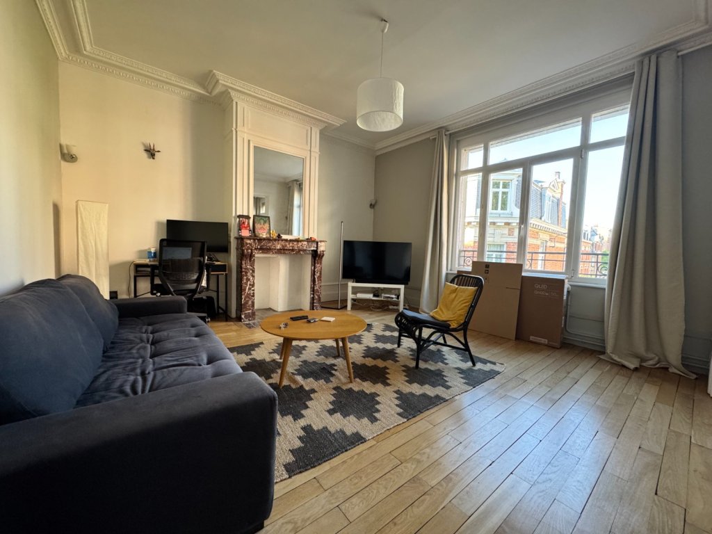 APPARTEMENT T3 - LA MADELEINE - 83.95 m2 - LOU&Eacute;