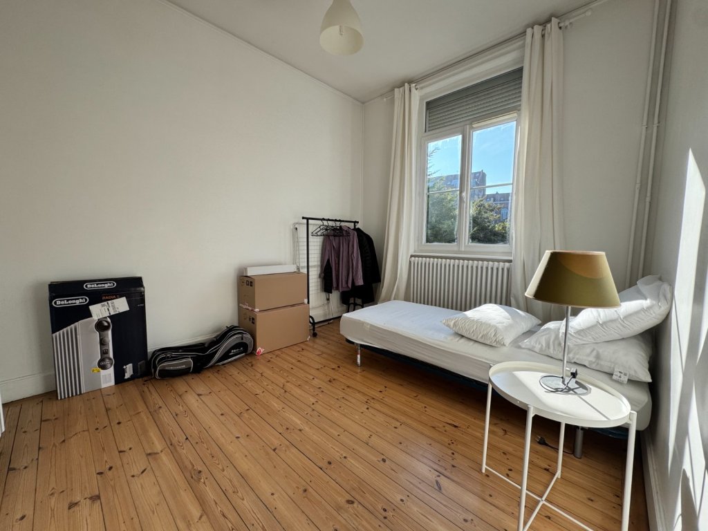 APPARTEMENT T3 - LA MADELEINE - 83.95 m2 - LOU&Eacute;