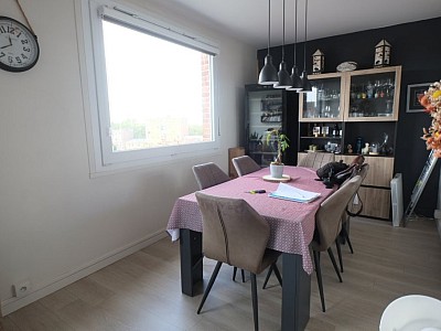 APPARTEMENT T4 - LILLE VAUBAN - 75 m2 - 243000€