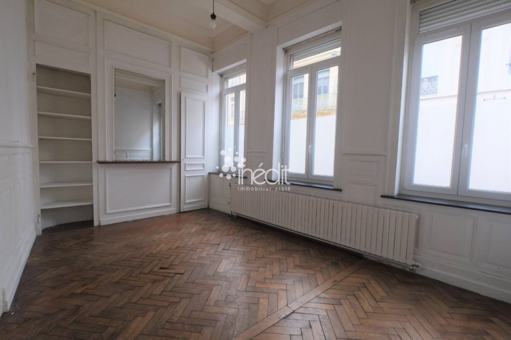 APPARTEMENT T2 - LILLE CENTRE - 52.13 m2 - LOUÉ