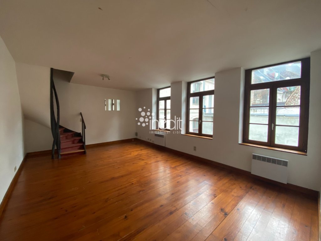 APPARTEMENT T3 - LILLE VIEUX LILLE - 64.22 m2 - LOUÉ