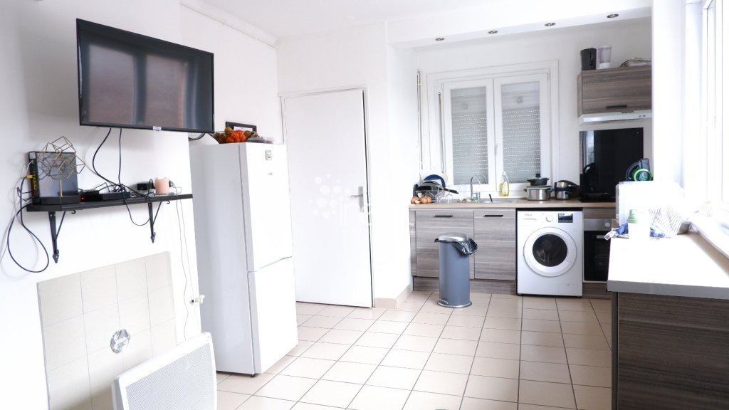 APPARTEMENT T4 - LILLE HELLEMMES - 66 m2 - 190000€