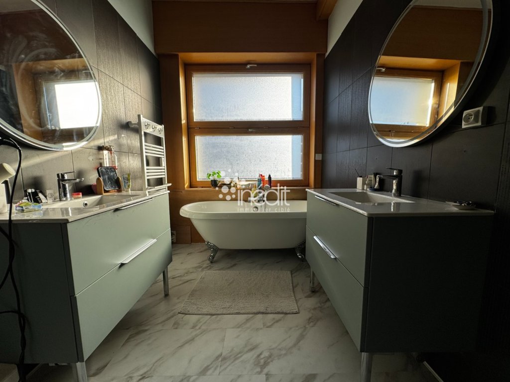 APPARTEMENT T6 A VENDRE - LILLE VAUBAN - 145 m2 - 606�000�&euro;